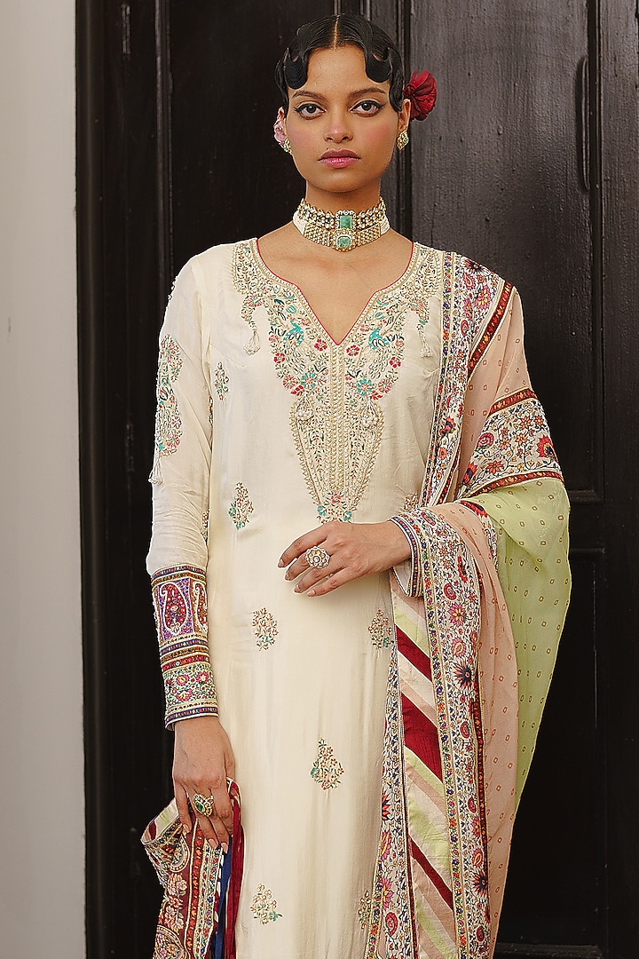 Ivory Dupion Silk Paisley Printed & Embroidered Kurta Set by Aditi Gupta at Pernia's Pop Up Shop