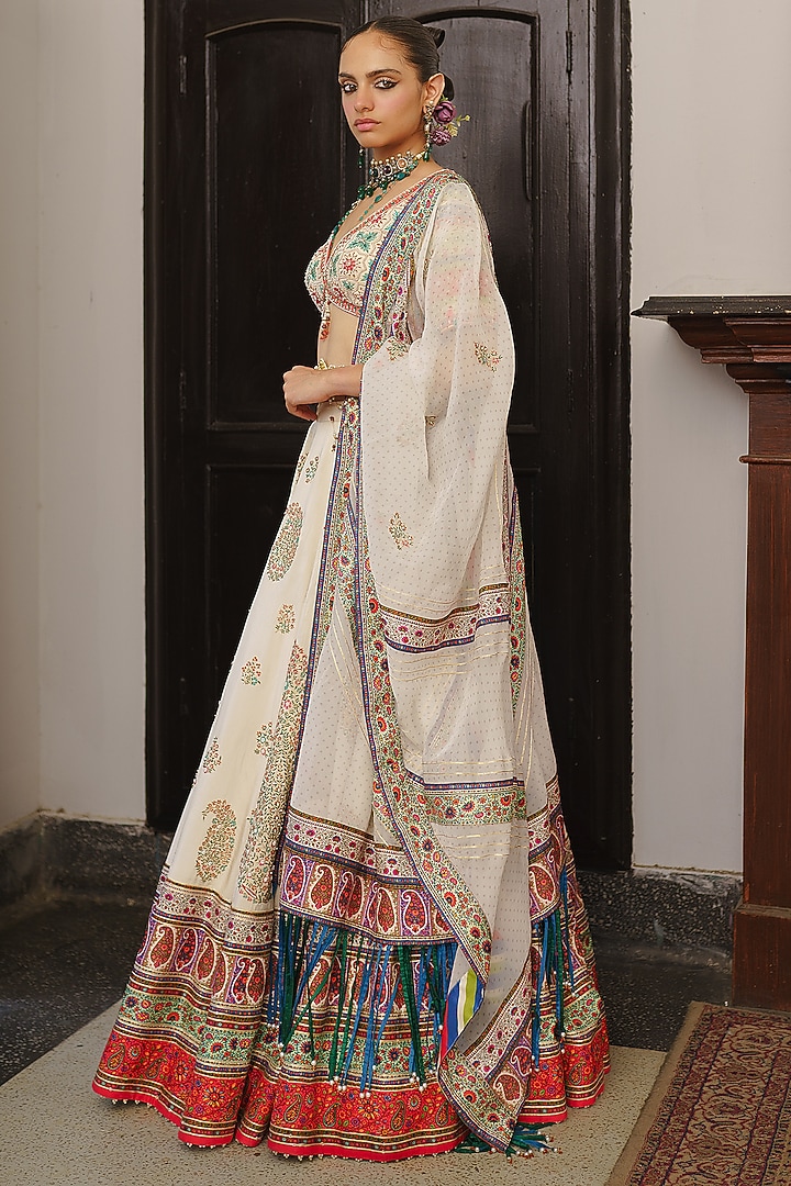 Ivory Silk Paisley Printed Bridal Lehenga Set by Aditi Gupta at Pernia's Pop Up Shop