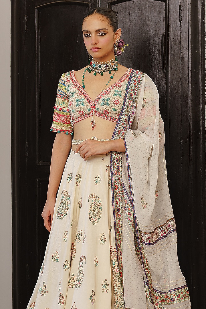 Ivory Silk Paisley Printed Bridal Lehenga Set by Aditi Gupta at Pernia's Pop Up Shop