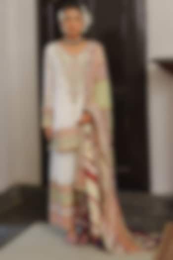 Ivory Georgette Paisley Printed Kurta Set by Aditi Gupta at Pernia's Pop Up Shop