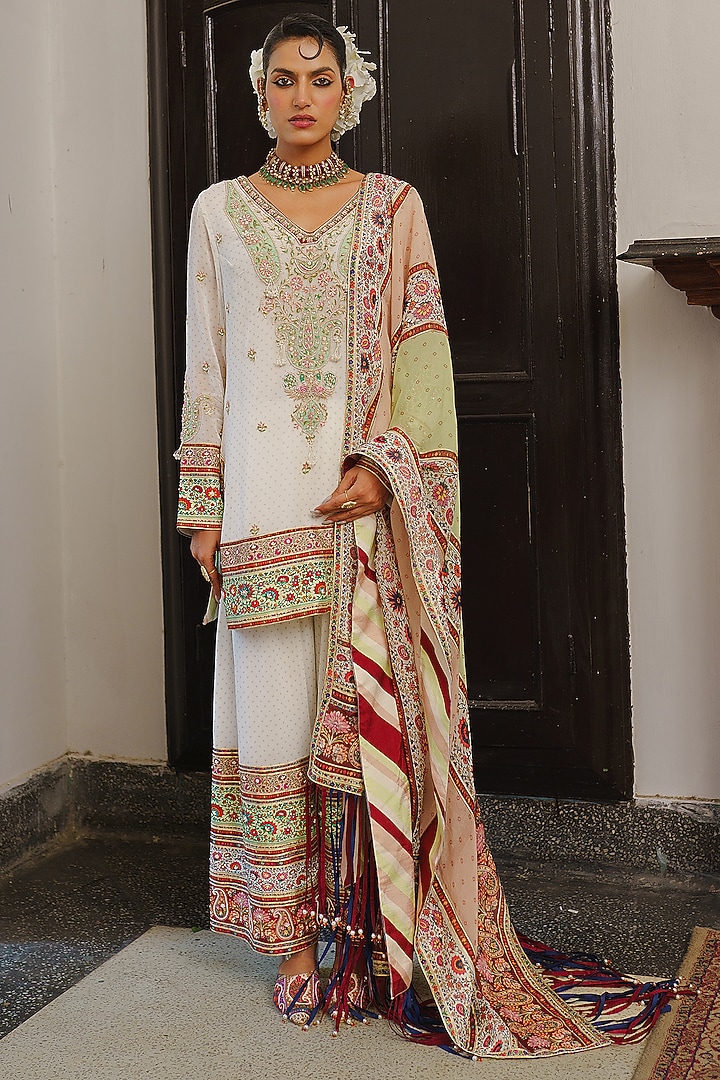 Ivory Georgette Paisley Printed Kurta Set by Aditi Gupta at Pernia's Pop Up Shop