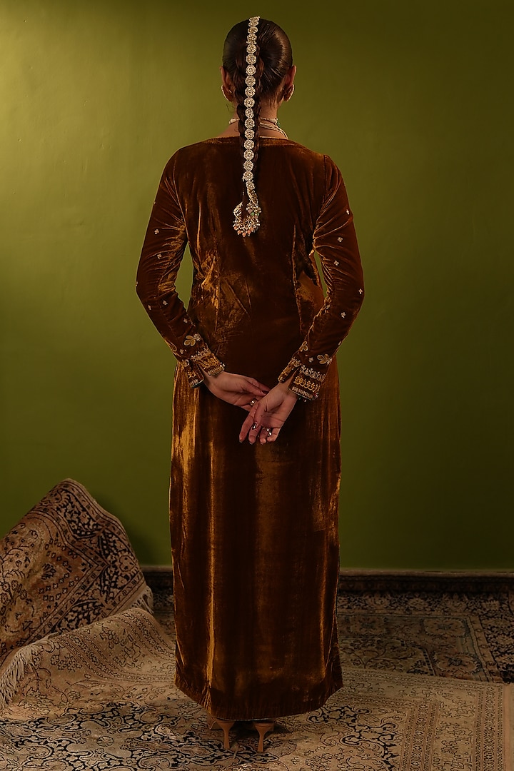Yellow Velvet Sequins & Zardosi Handwork Kaftan Set by Aditi Gupta at Pernia's Pop Up Shop