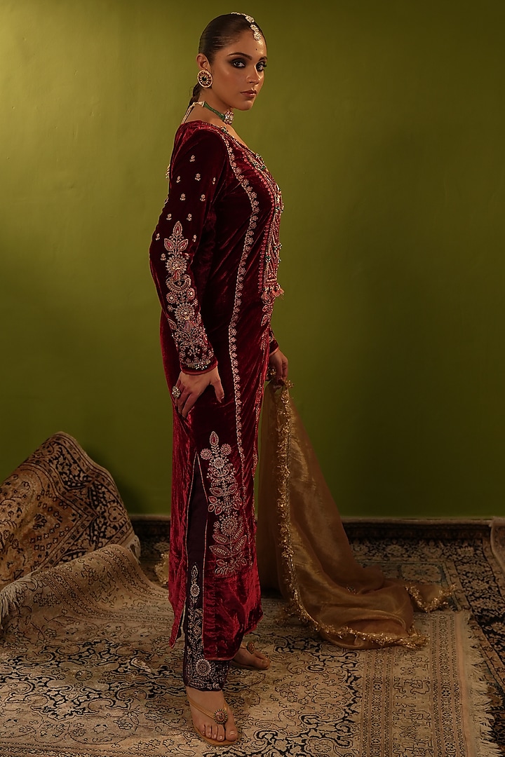 Red Velvet Sequins & Zardosi Handwork Kurta Set by Aditi Gupta at Pernia's Pop Up Shop