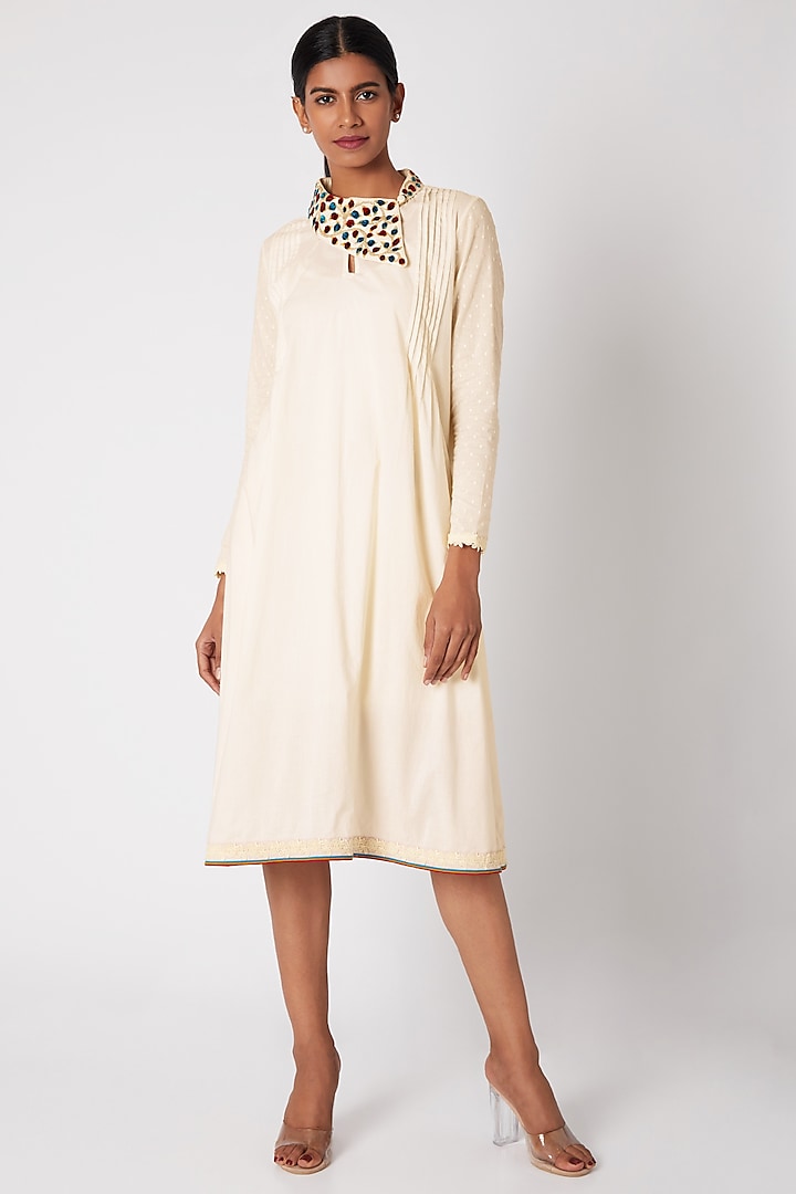 White Tunic With Embroidered Collar by Adah