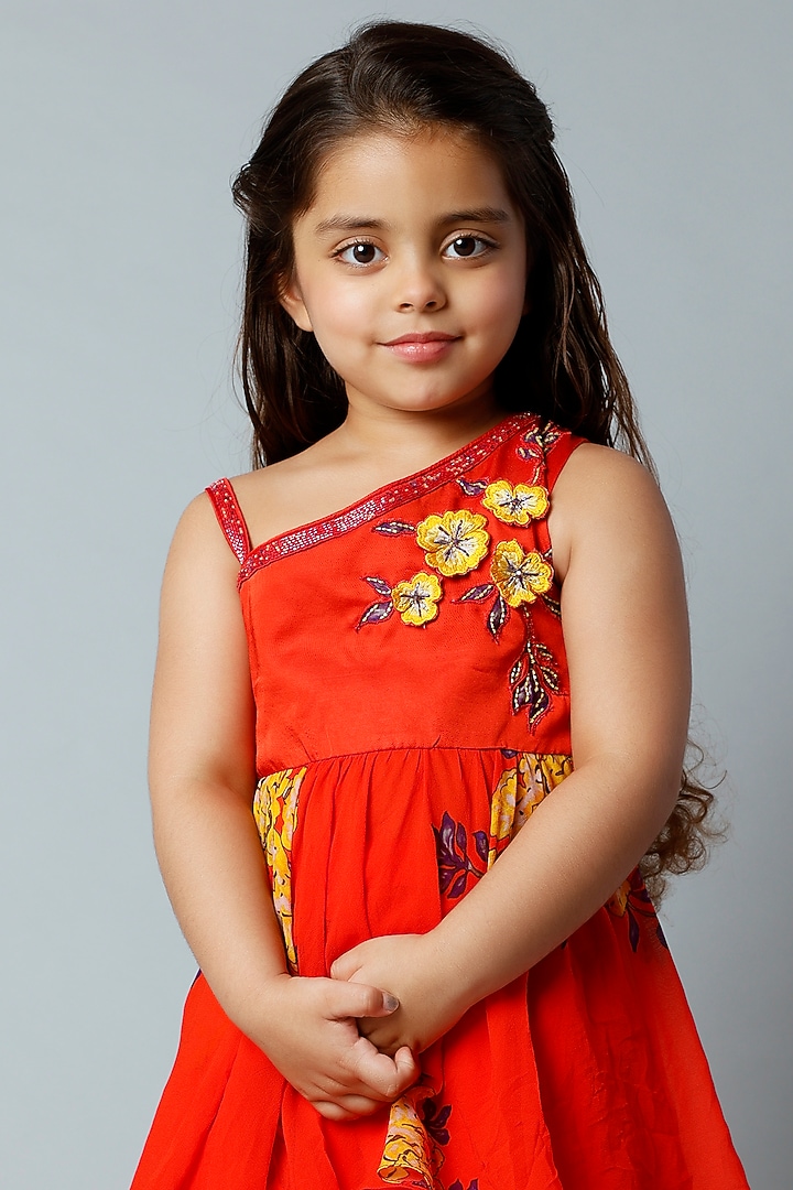 Red Georgette Embroidered Lehenga Set For Girls by Adah Kidswear at Pernia's Pop Up Shop