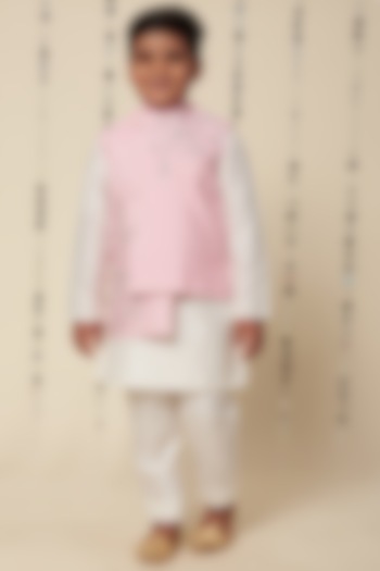 Light Pink Embroidered Bundi Jacket With Kurta Set For Boys by Adah Kidswear