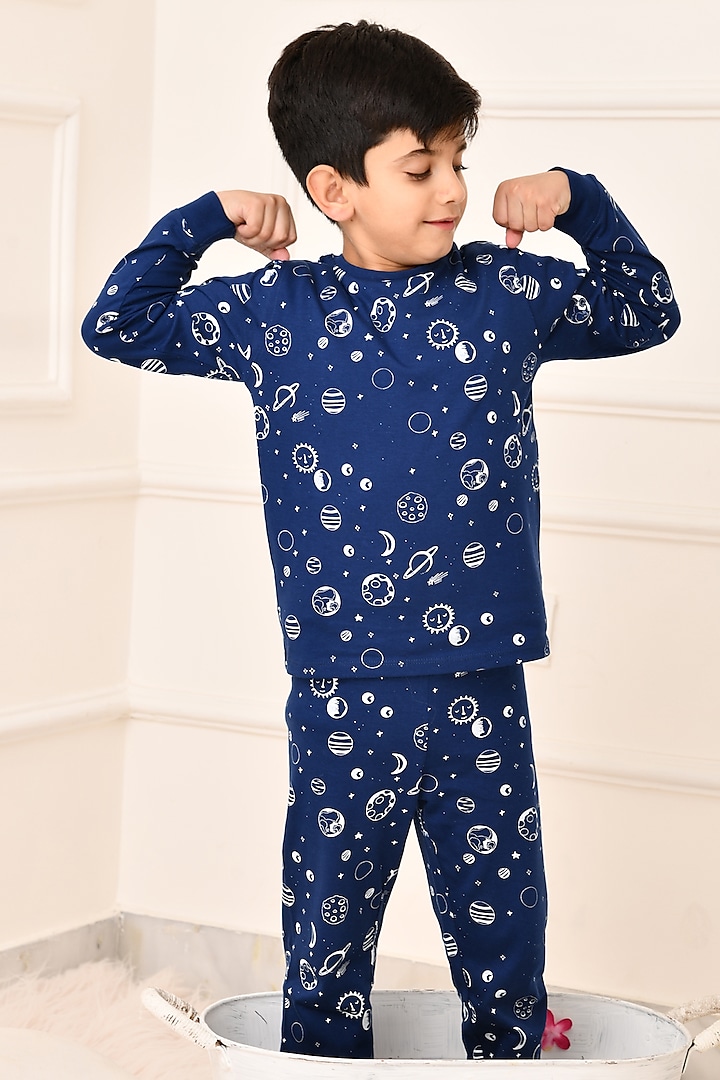 Blue Cotton Jersey Night Suit Set For Boys by Anthrilo