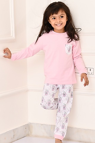 Pink Printed Night Suit Set For Girls by Anthrilo