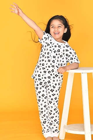 White Cotton Jersey Night Suit Set For Girls by Anthrilo