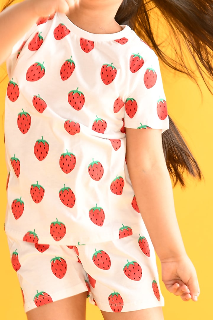 White & Red Printed Night Suit Set For Girls by Anthrilo at Pernia's Pop Up Shop
