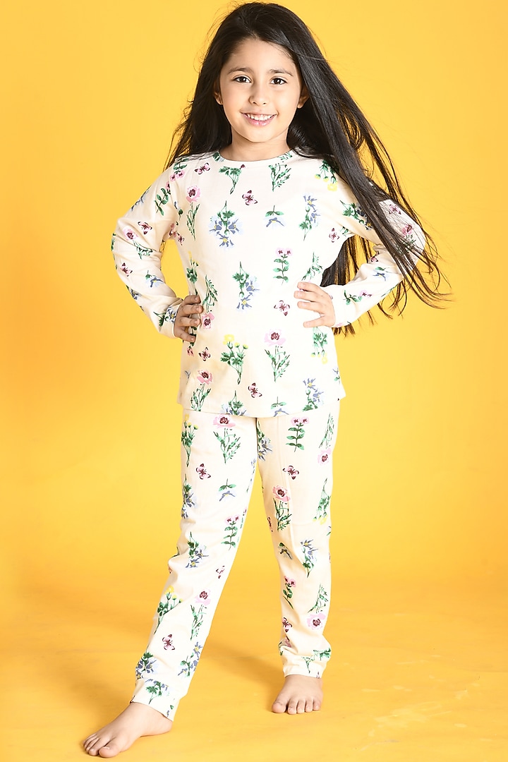 White Floral Printed Pyjama Set For Girls by Anthrilo