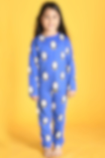 Cobalt Blue Penguin Motif Printed Pyjama Set For Girls by Anthrilo