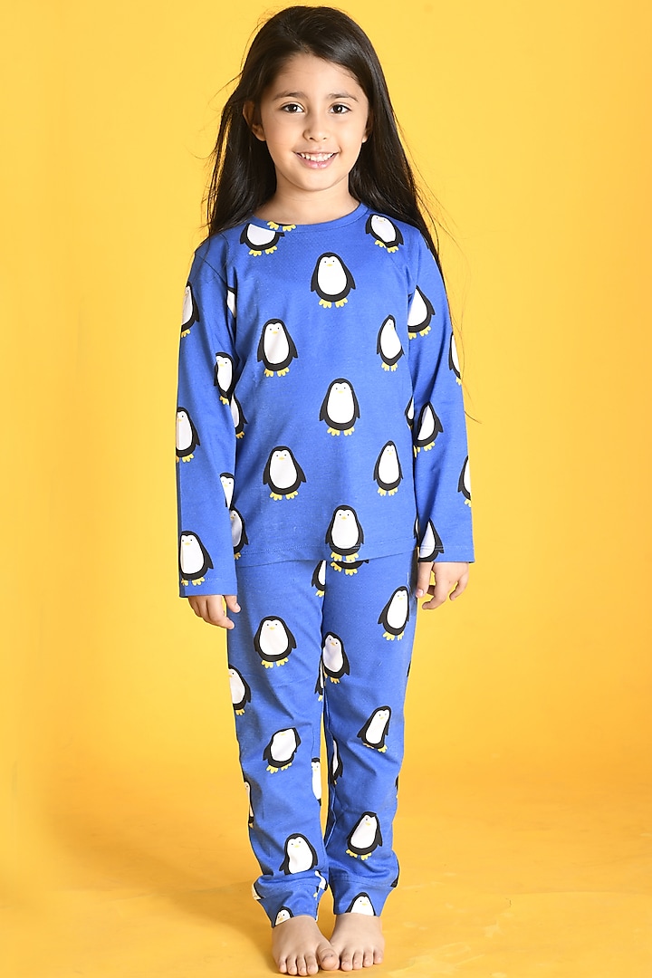 Cobalt Blue Penguin Motif Printed Pyjama Set For Girls by Anthrilo