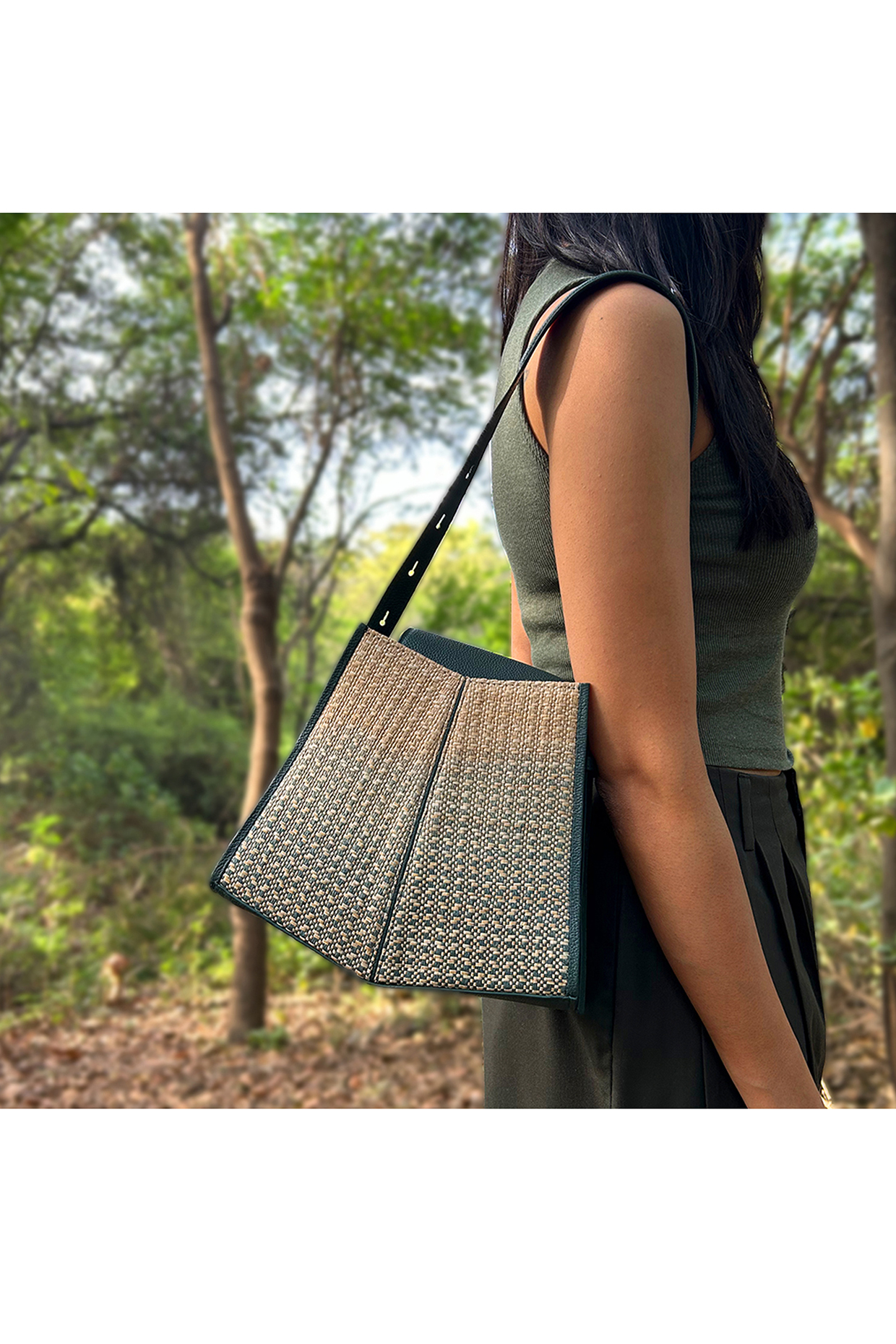 Raffia Bucket Bag in Pop