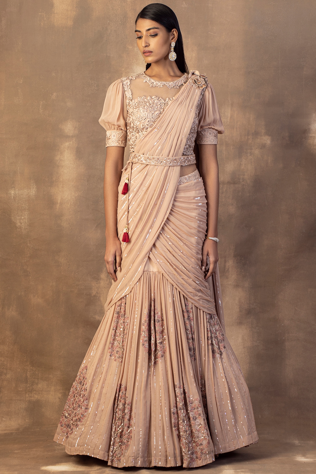 Amazon.com: HALFSAREE STUDIO Gold Banarasi Silk Zari Weaving Pattu Lehenga  Choli : Clothing, Shoes & Jewelry