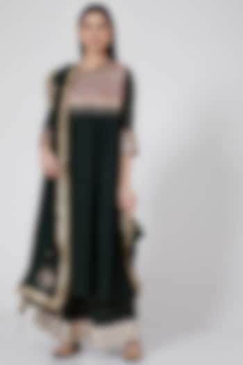 Emerald Green Thread Embroidered Kurta Set by Aditya Sikand at Pernia's Pop Up Shop