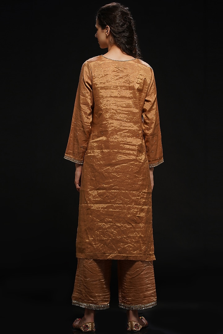 Peach Hue Mirror Embroidered Kurta Set by Aditya Sikand at Pernia's Pop Up Shop