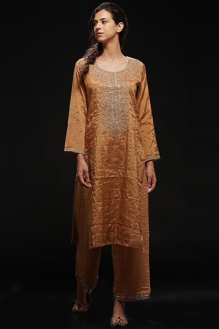 Peach Hue Mirror Embroidered Kurta Set by Aditya Sikand at Pernia's Pop Up Shop