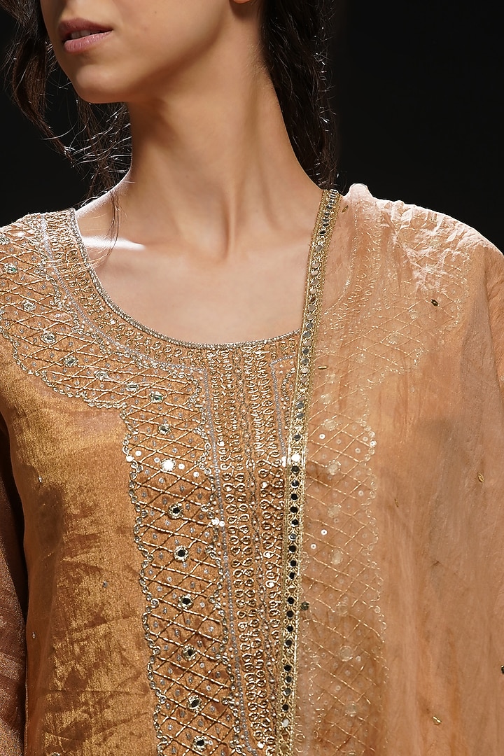 Peach Hue Mirror Embroidered Kurta Set by Aditya Sikand at Pernia's Pop Up Shop