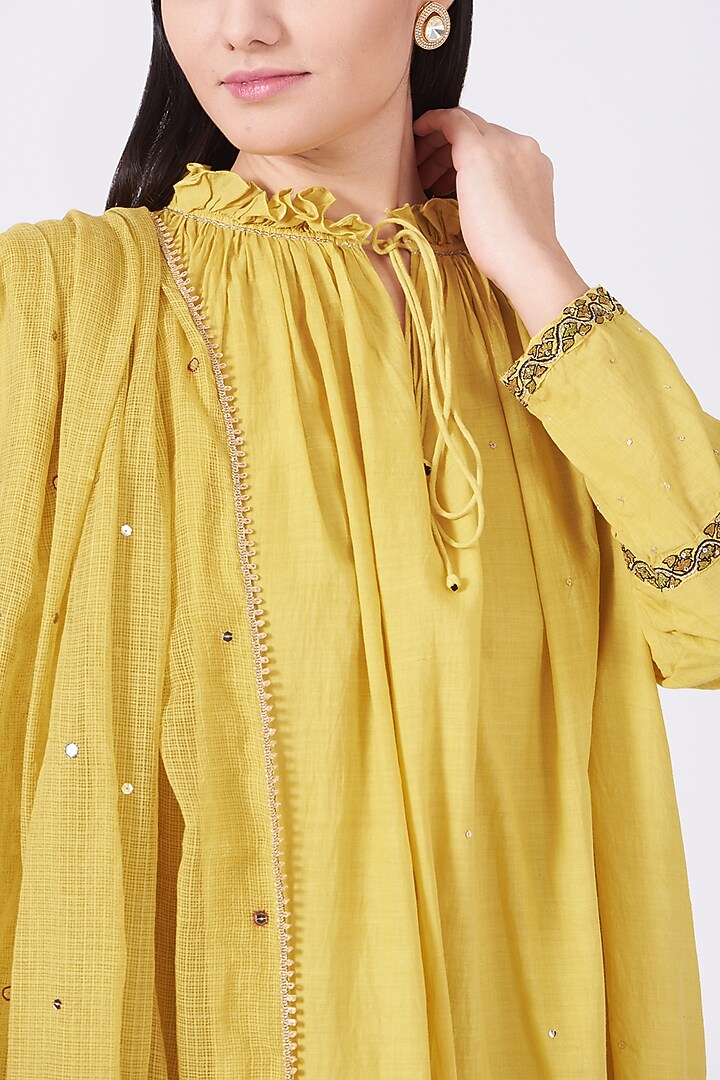Yellow Hand Embroidered Kurta Set by Aditya Sikand at Pernia's Pop Up Shop