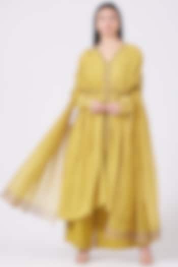 Yellow Aari Hand Embroidered Kurta Set by Aditya Sikand at Pernia's Pop Up Shop