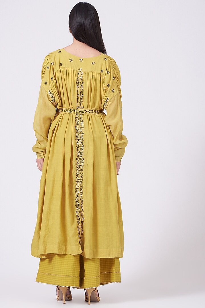 Yellow Aari Hand Embroidered Kurta Set by Aditya Sikand at Pernia's Pop Up Shop