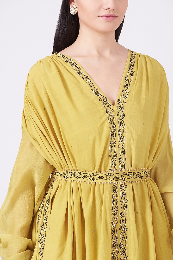 Yellow Aari Hand Embroidered Kurta Set by Aditya Sikand at Pernia's Pop Up Shop