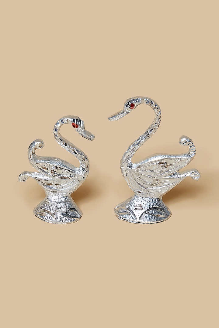 Silver Metal Duck Showpiece Set by Home Decor by Aditi