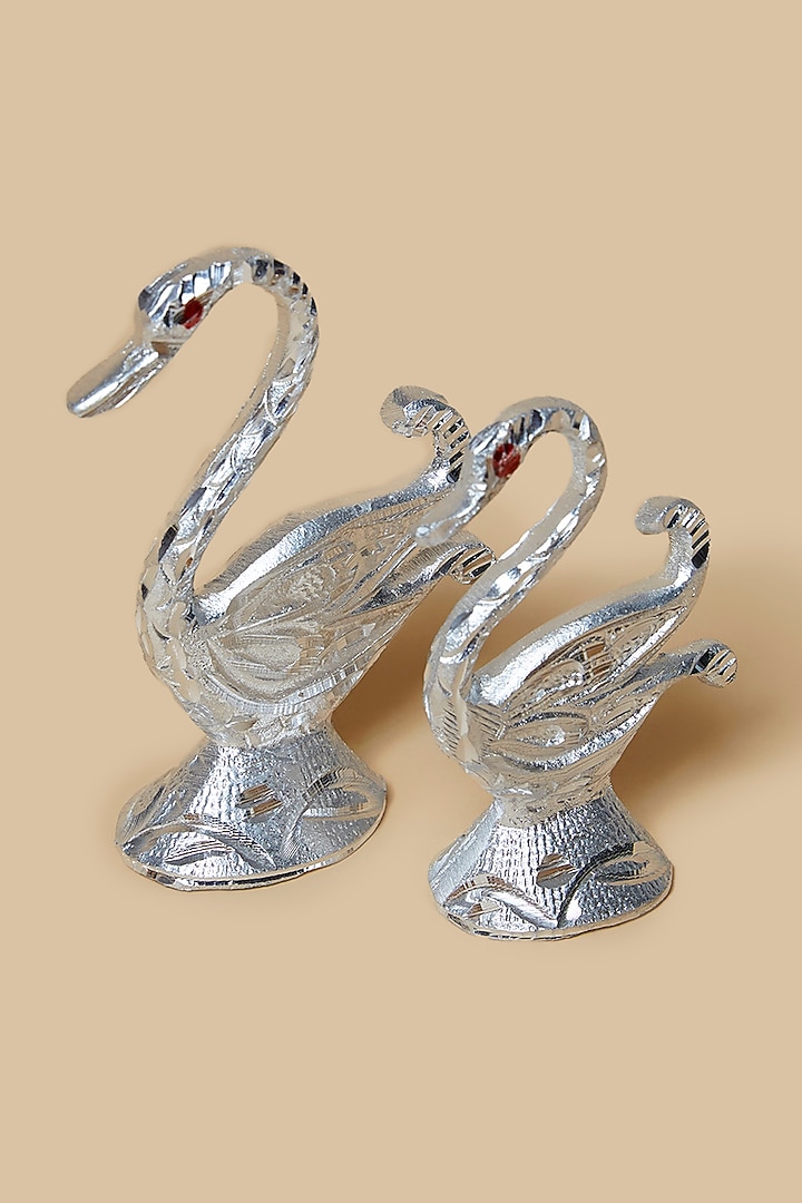 Silver Metal Duck Showpiece Set by Home Decor by Aditi at Pernia's Pop Up Shop