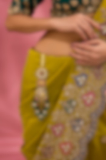 Gold Finish Kundan Polki Satka by Adityam Jewels at Pernia's Pop Up Shop