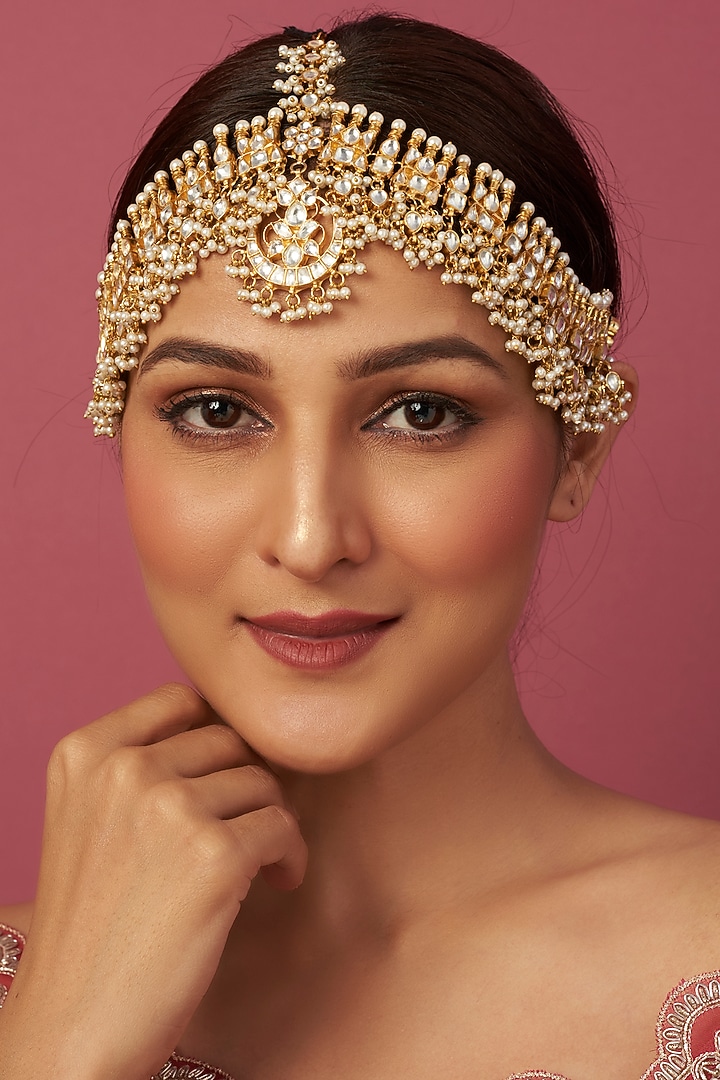 Gold Finish Kundan Polki Mathapatti by Adityam Jewels at Pernia's Pop Up Shop