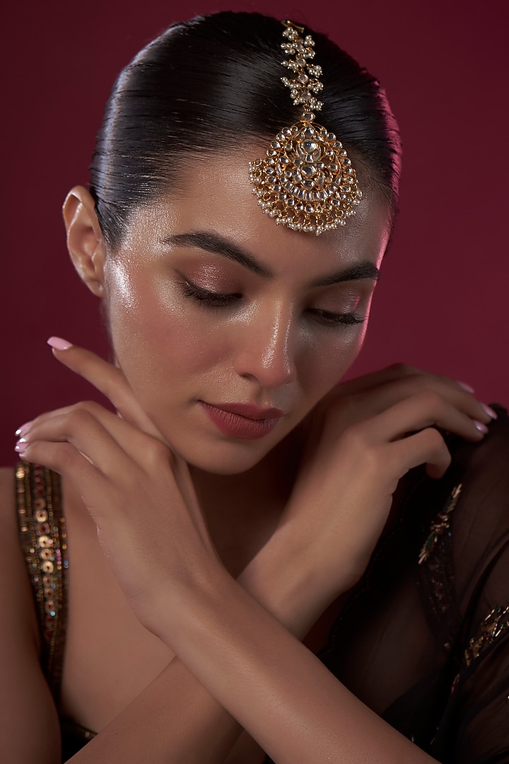 Gold Finish Kundan Polki Maang Tikka by Adityam Jewels at Pernia's Pop Up Shop