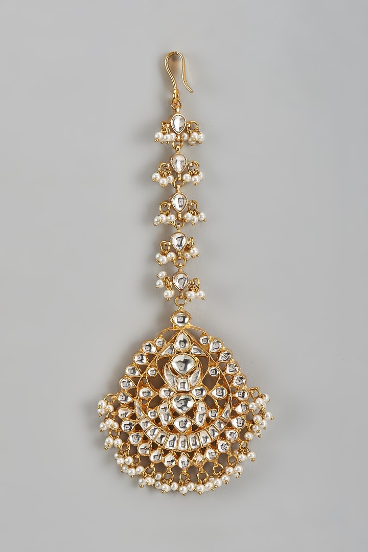 Gold Finish Kundan Polki Maang Tikka by Adityam Jewels at Pernia's Pop Up Shop