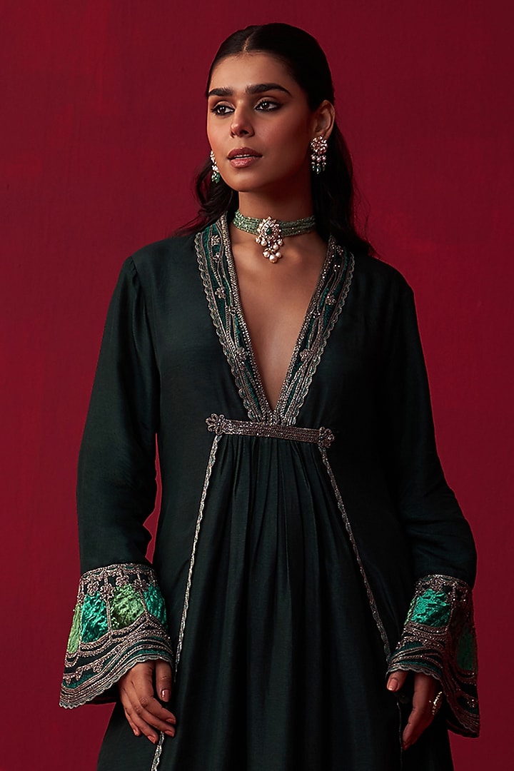 Green Russian Silk Embroidered Kurta Set by Adaara Couture at Pernia's Pop Up Shop