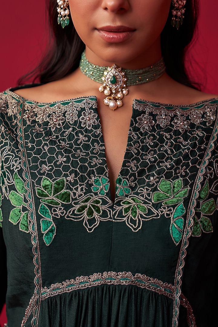 Green Russian Silk Embroidered Kurta Set by Adaara Couture at Pernia's Pop Up Shop