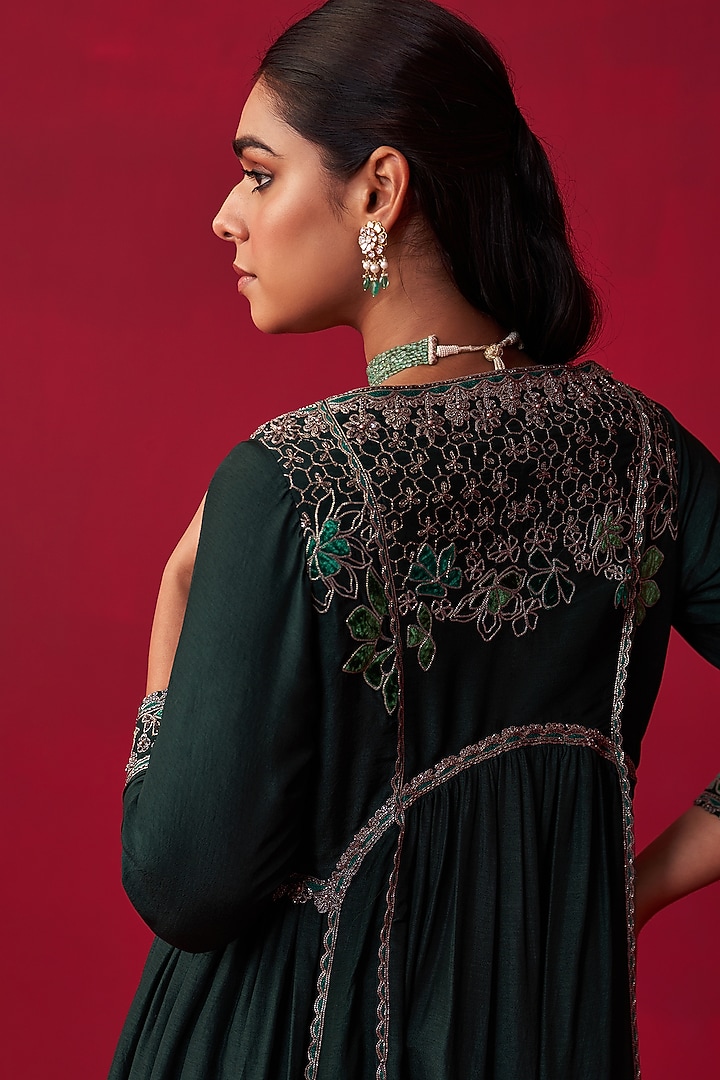 Green Russian Silk Embroidered Kurta Set by Adaara Couture at Pernia's Pop Up Shop