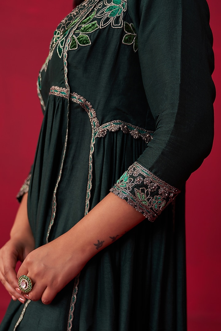 Green Russian Silk Embroidered Kurta Set by Adaara Couture at Pernia's Pop Up Shop