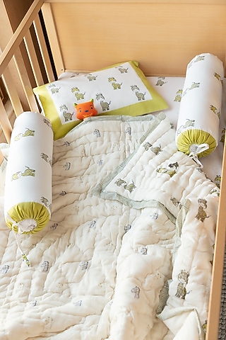 White Muslin Pure Cotton World Of Giraffe Hand Block Printed Baby Quilt by Adya Kids