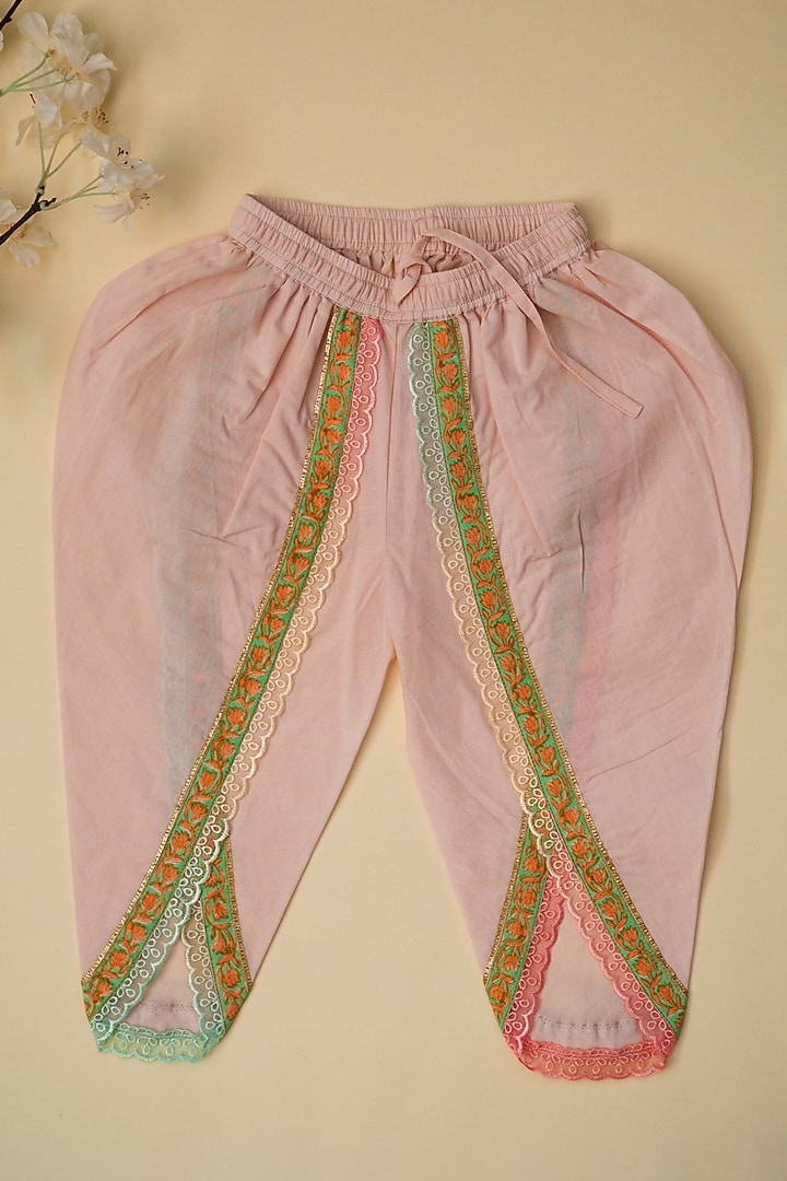 Baby Pink Cotton Floral Hand Block Printed Kurta Set For Girls by Adya Kids at Pernia's Pop Up Shop