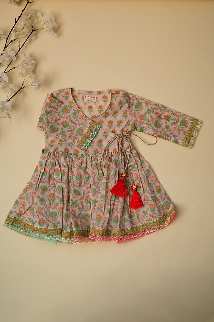 Baby Pink Cotton Floral Hand Block Printed Kurta Set For Girls by Adya Kids at Pernia's Pop Up Shop