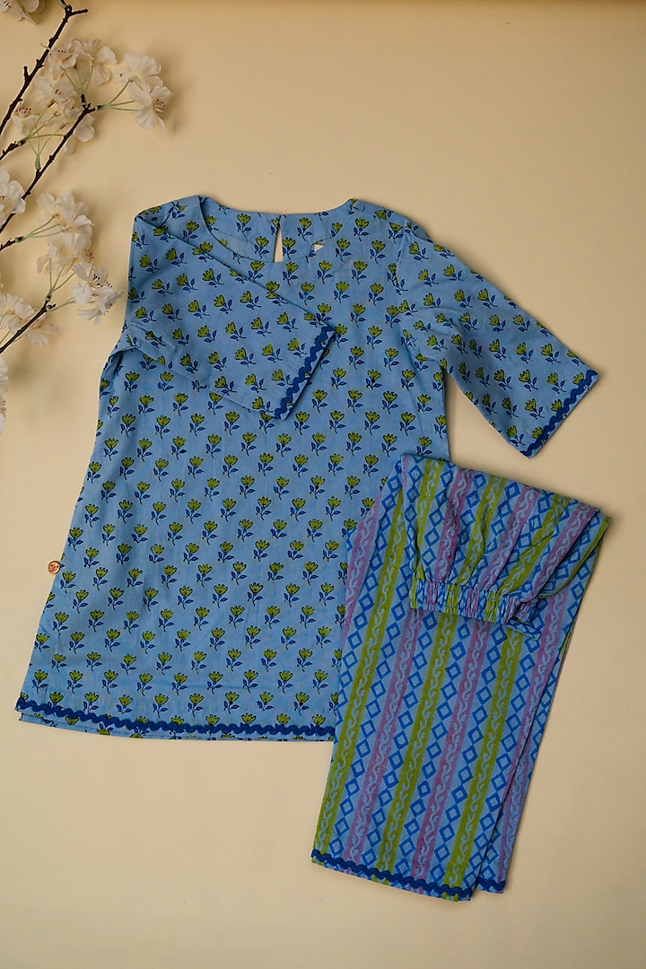 Blue Cotton Floral Hand Block Printed Kurta Set For Girls by Adya Kids at Pernia's Pop Up Shop