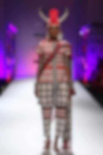 White and red geometric print kurta and pyjama pants set available only at Pernia's Pop Up Shop.