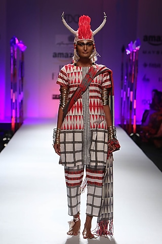 White and red geometric print kurta and pyjama pants set by Anupamaa Dayal