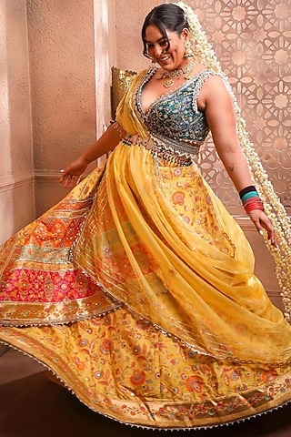 Pastel Green Embroidered Lehenga Set by Aditi Gupta