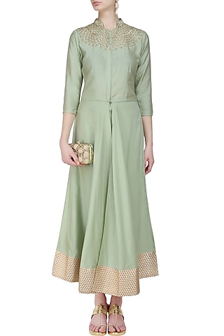 Pistachio green kurta and straight pants set by Anshul Apoorva-The DramaQueens