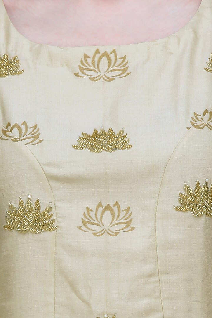 Anshul Apoorva-The DramaQueens presents Beige lotus kurta and pista green pants set available only at Pernia's Pop Up Shop.