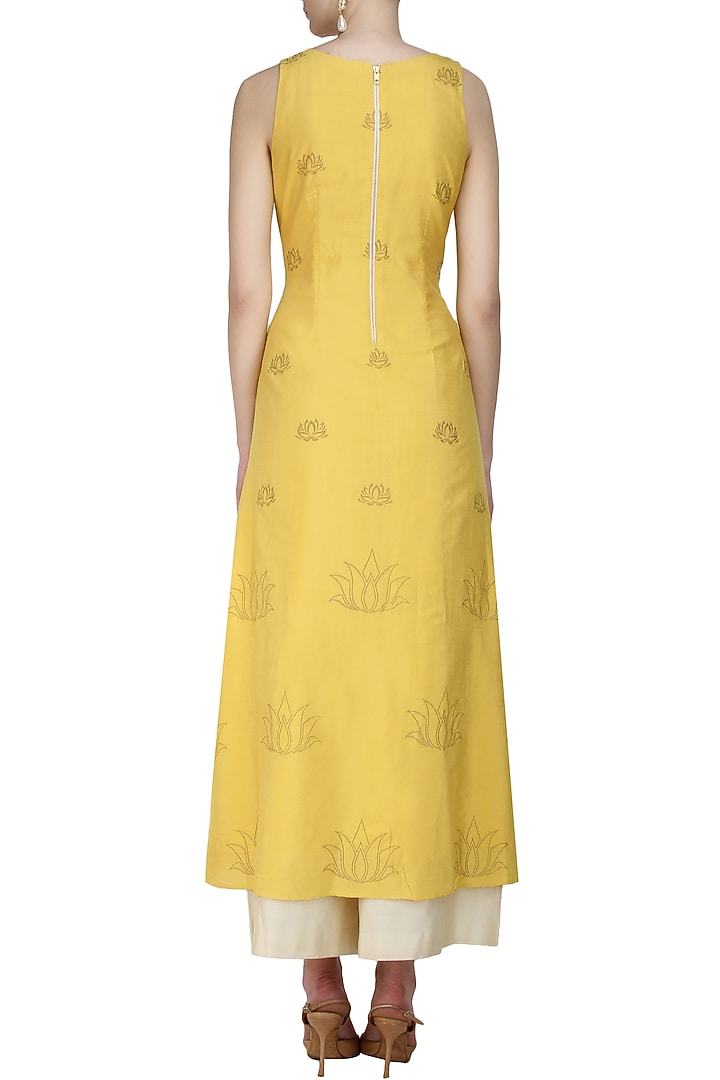 Anshul Apoorva-The DramaQueens presents Mustard lotus kurta and beige pants set available only at Pernia's Pop Up Shop.