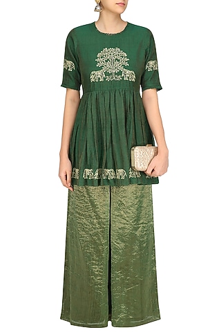 Emerald Green Embroidered Short Kurta Set by Aekatri by Charu Vij