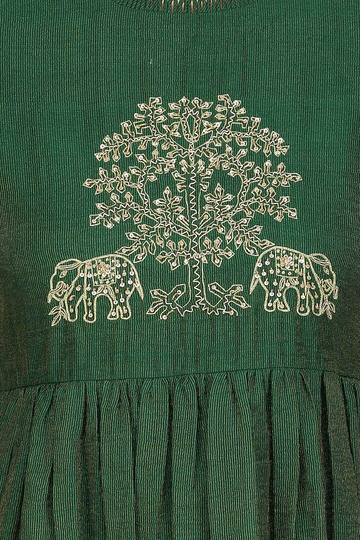 Emerald green embroidered short kurta set available only at Pernia's Pop Up Shop.
