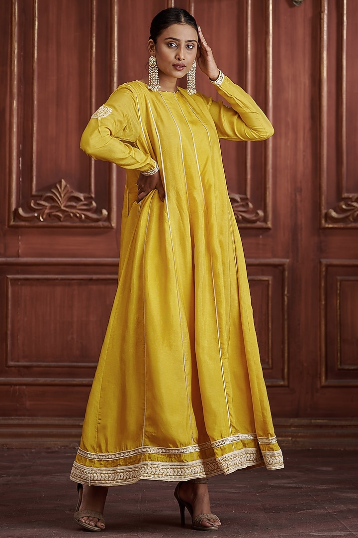 Yellow Russian Silk Embroidered Kurta Set by Affroz at Pernia's Pop Up Shop